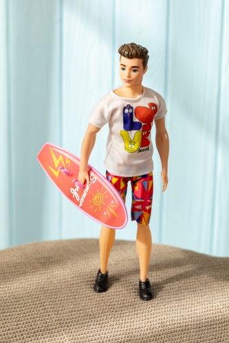 Фото Лялька "Хлопець з дошкою для серфінгу" FQ114K1 Білий (2000990060594)