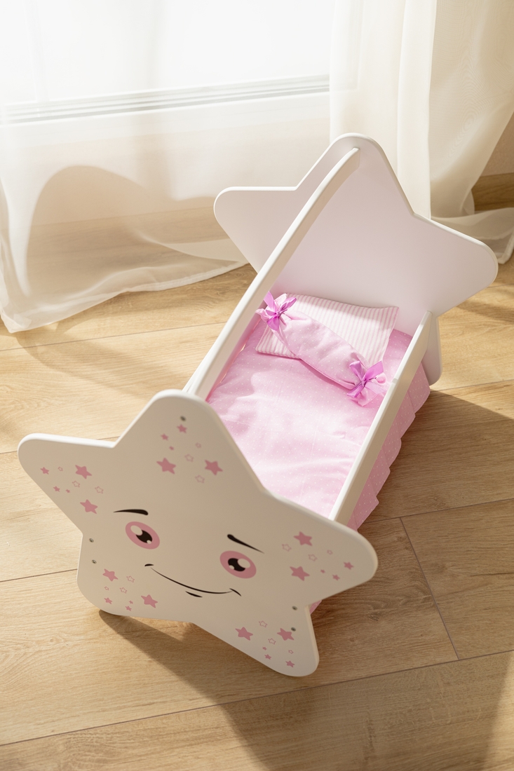 Фото Кроватка для кукол "Звезда" с постельным бельем и балдахином 73119 Белый (4600031731193)