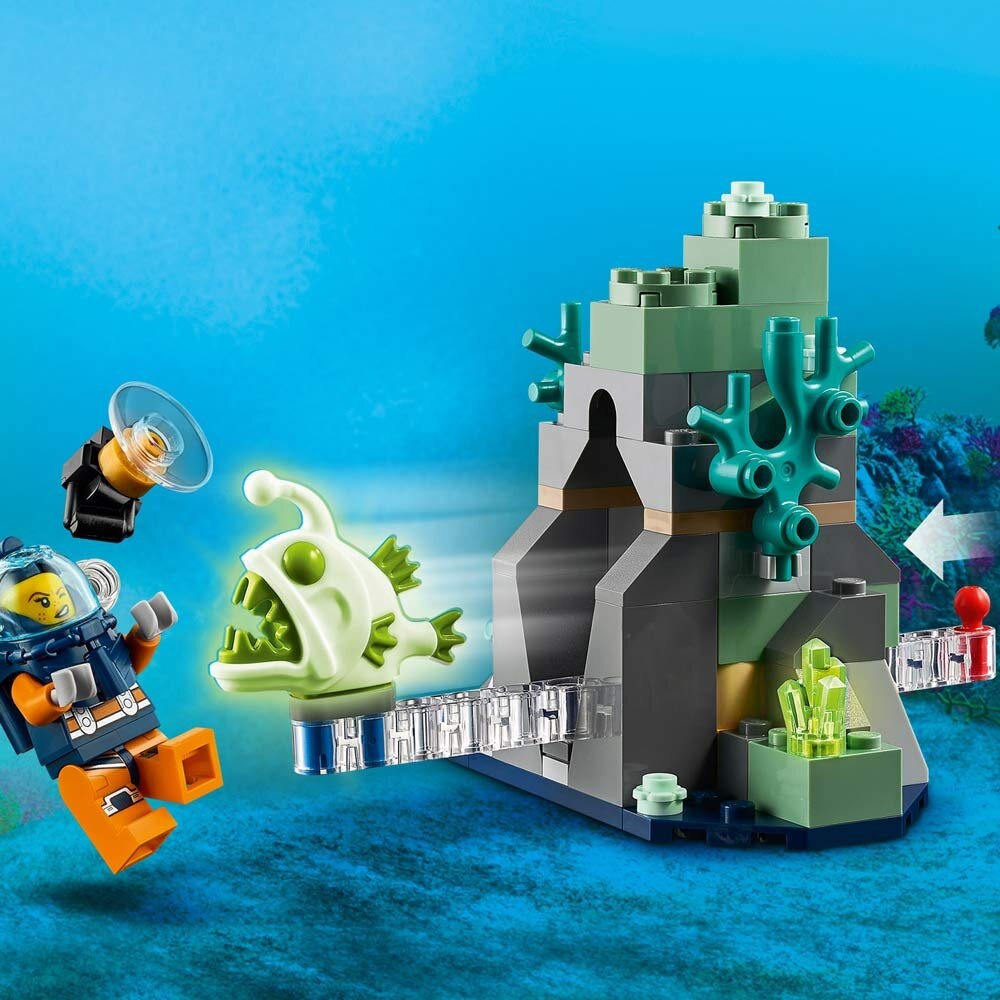 Фото Конструктор LEGO City Разведывательная подводная лодка (60264)
