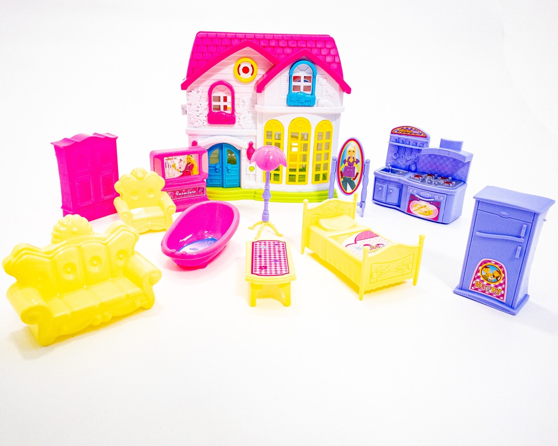 Фото Кукольный домик с мебелью Happy Family 1319 со световыми и звуковыми эффектами
